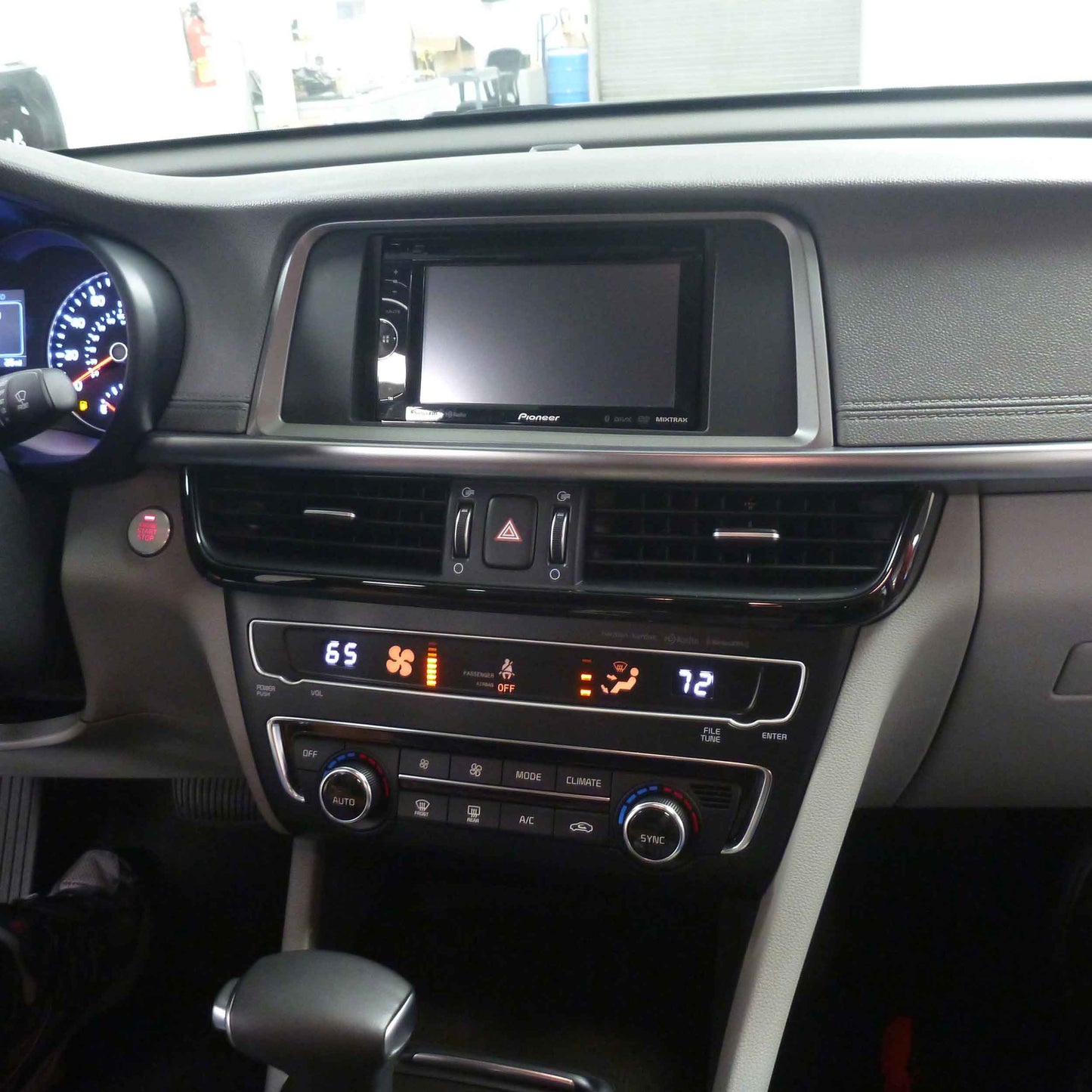 Metra 99-7384B Dash Kit for Kia Optima Auto Climate without Factory Amp